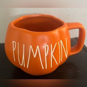 RAE DUNN pumpkin mug.